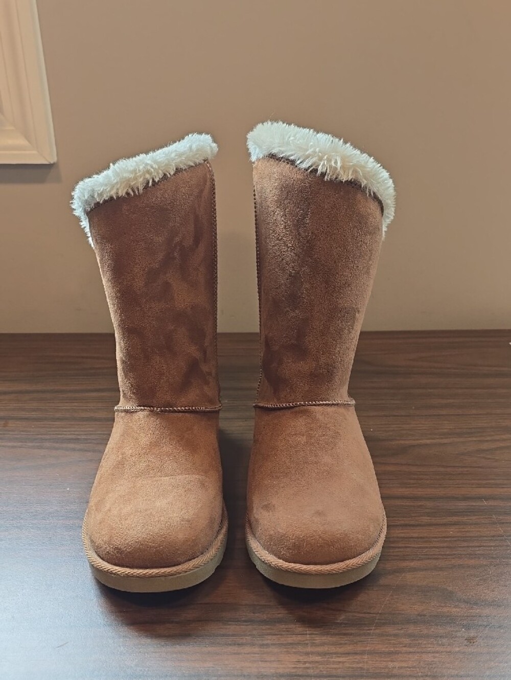 SO Women's Brown Faux-Shearling Button Winter Boots - Picture 2 of 10